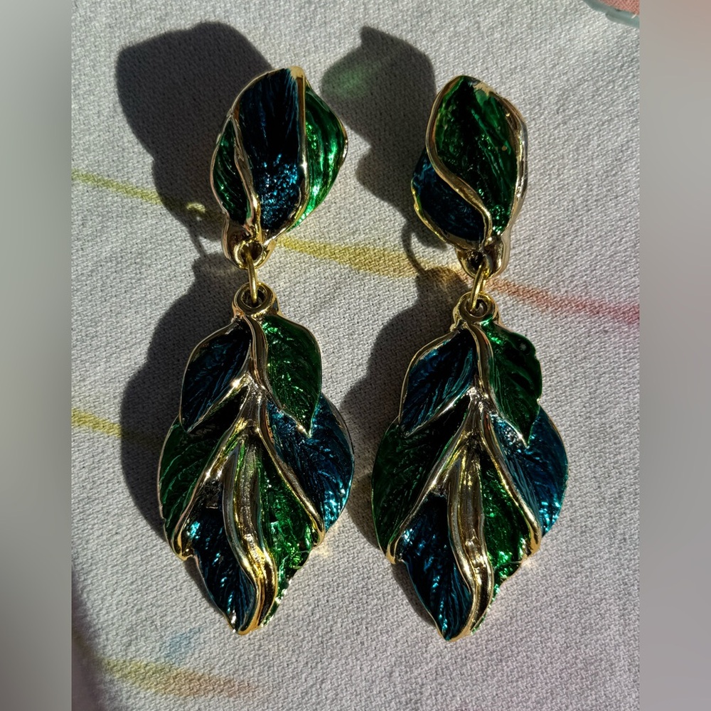 90’s clip on Elegant Gold and Green Leaf Earrings